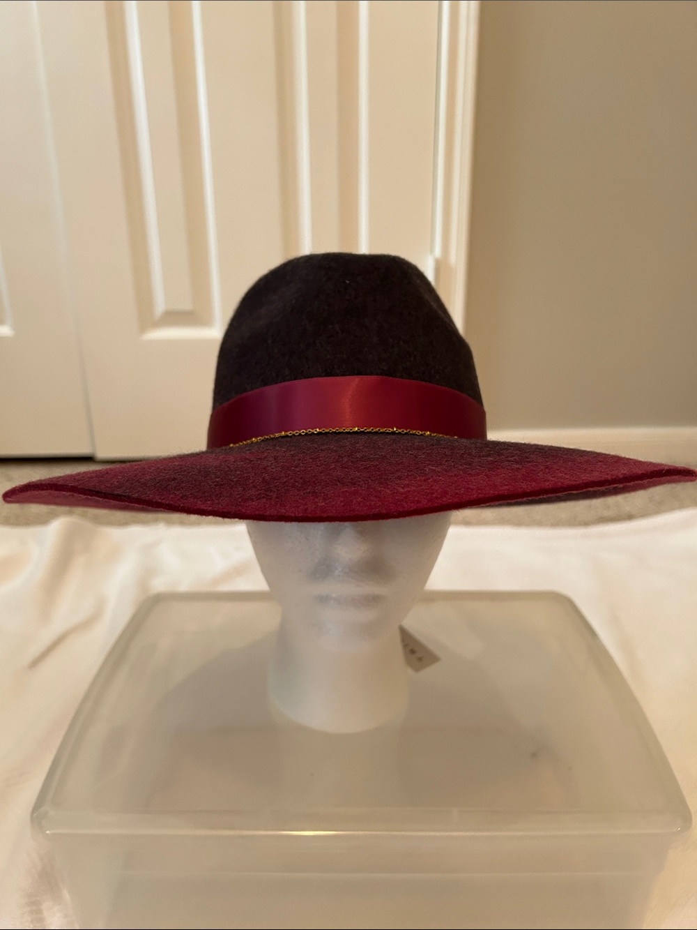 Trina Turk Two-Tone Wide Brim Felt Fedora in Black and Burgundy